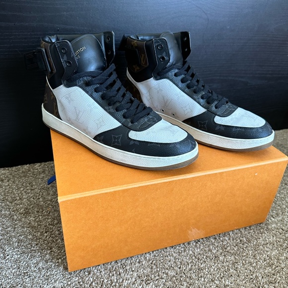 Louis Vuitton Rivoli Sneaker Boot - Size 10 Mint Condition, Original Packaging - Picture 2 of 5